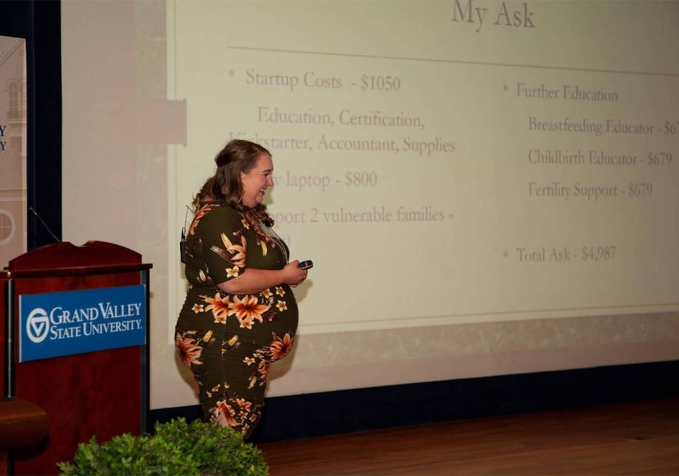 Ellie Dragstra at a pitch competition